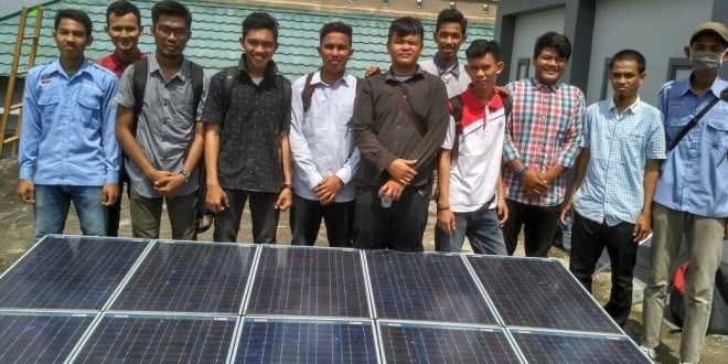 Mahasiswa Elektro Lakukan Pelatihan PLTS Pompa Air FST 
